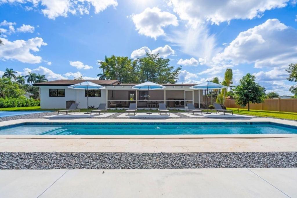 4br Biscayne River Home- Pool & Pickleball Fun * Miami