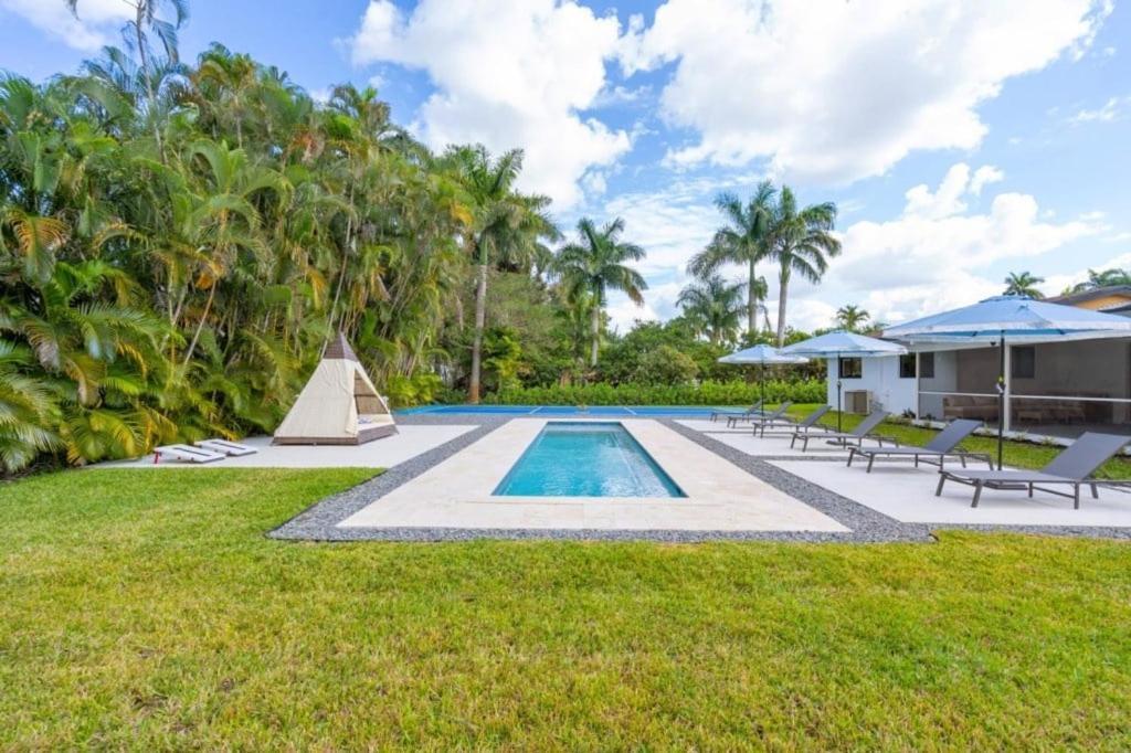 Ferienhaus 4br Biscayne River Home- Pool & Pickleball Fun *