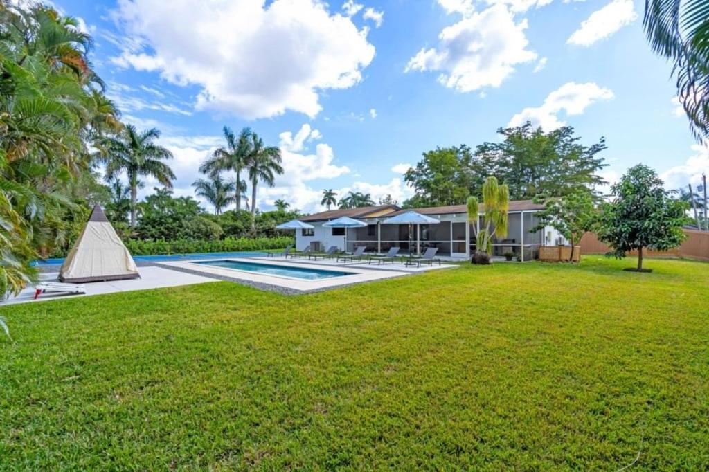 4br Biscayne River Home- Pool & Pickleball Fun Miami